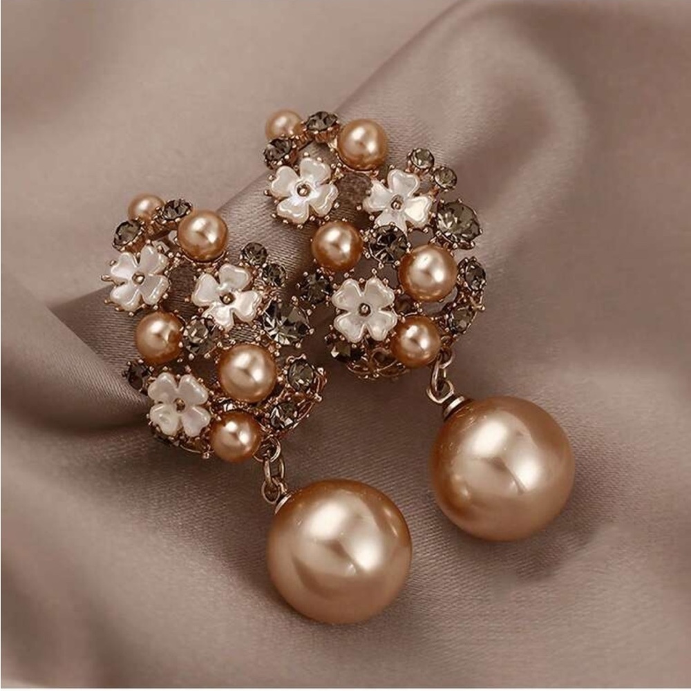 Metallic Bronze Floral Drop Earrings NEW 🏷️